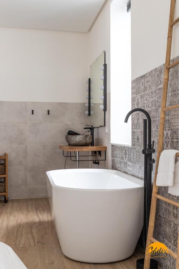 Tiles Home By Cadiz Time 外观 照片
