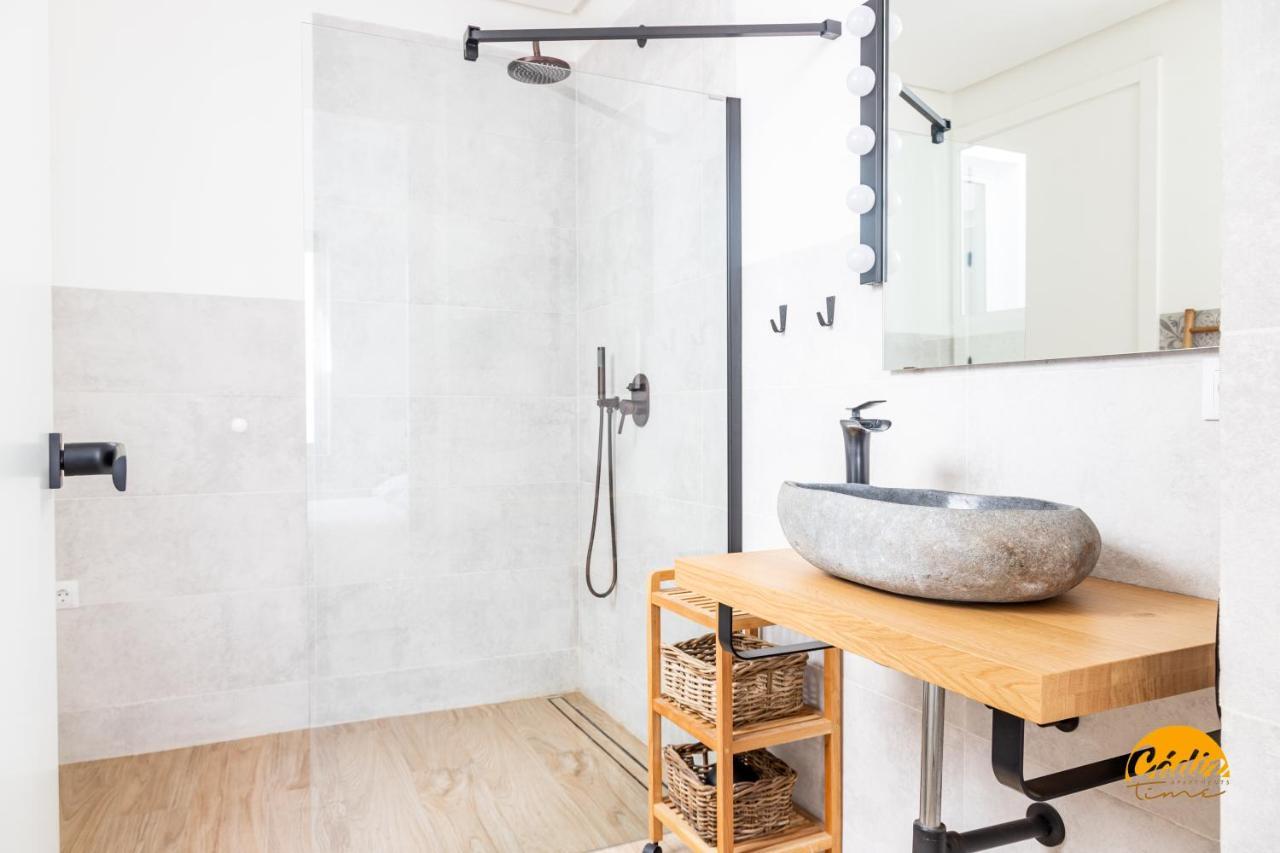 Tiles Home By Cadiz Time 外观 照片